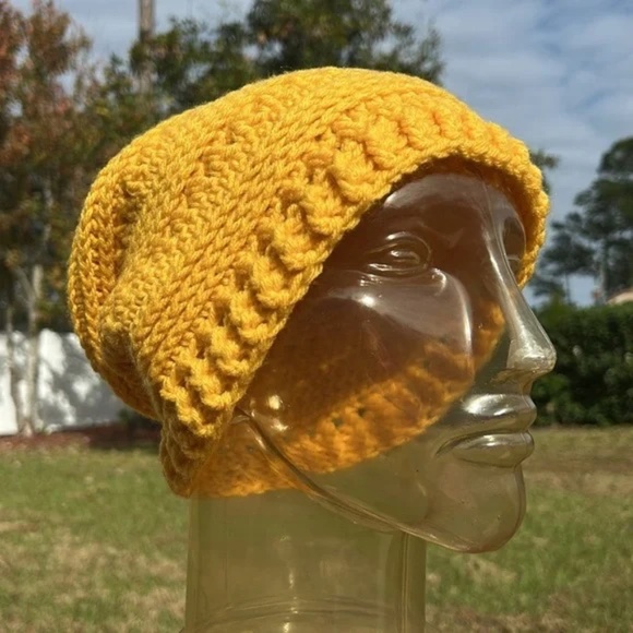 New hand crafted slouchy hat / beanie hat - Picture 7 of 8